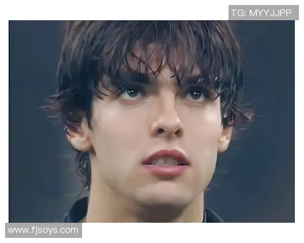 足球巨星初恋甜蜜曝光 让人羡慕的青涩时光再度回顾