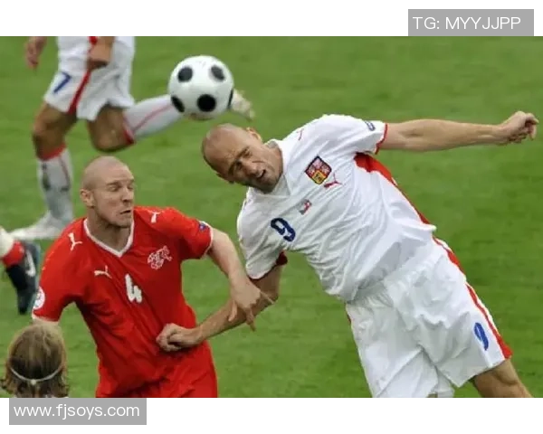 身高不高却技惊四座的足球矮个球星逆袭与辉煌之路