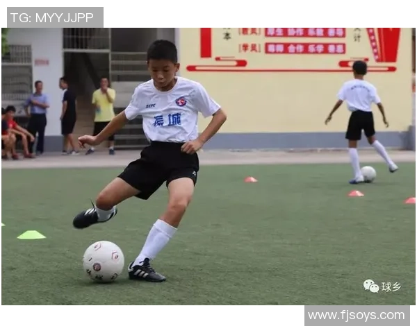 手工制作足球球星模型的创意与技巧,打造属于你的个性化足球收藏品 手工制作足球球星模型的创意与技巧,打造属于你的个性化足球收藏品